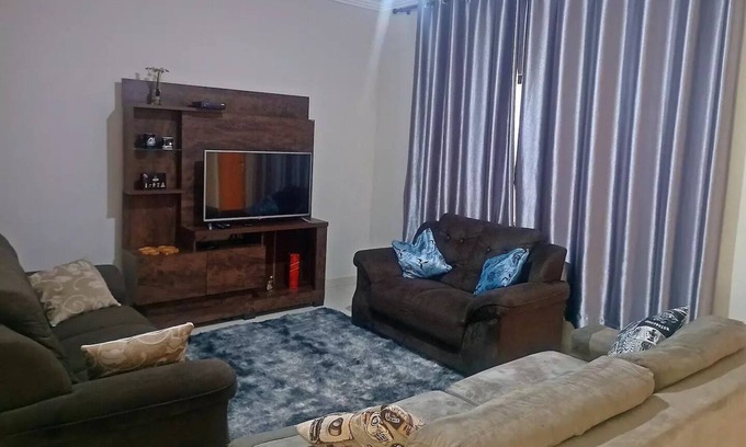 Alfenas House | Casa Completa com o Melhor Custo-benefício - 7 Pessoas