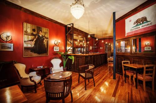 Cerro Alegre Hotel | Casa California Guesthouse