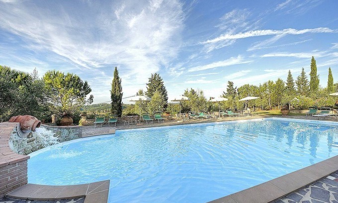 Peccioli House | Casa Canarino D: A characteristic apartment surrounded by meadows and by green hills.