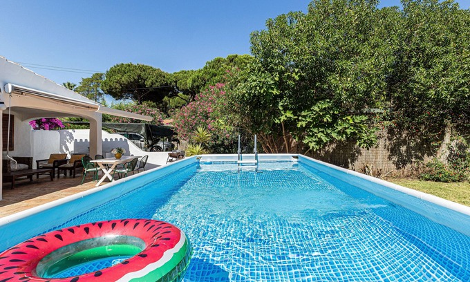 Branqueira Villa | Casa Charlotte | Private Pool | Garden | BBQ | WI-FI | 5m drive to beach