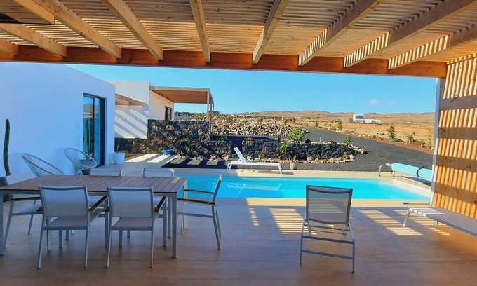 Villaverde Villa | Casa Chill Fuerteventura Way Of Life, Eco house, Heated Pool, Chill Out
