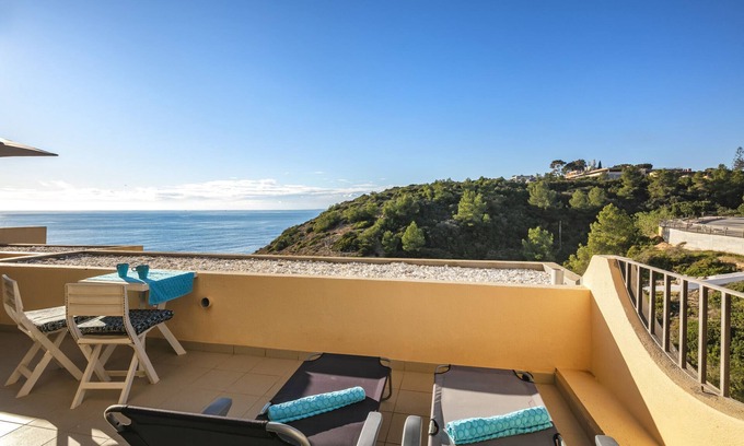 Vale de Centianes Apartment | Casa Colina Sol 611 - Seaview apartment