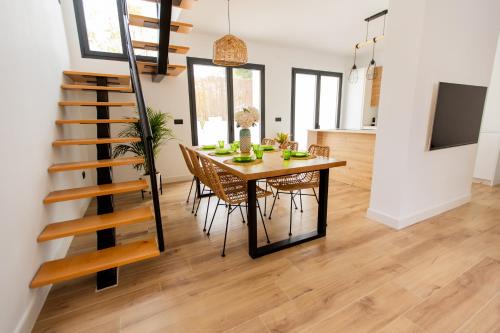 Camas House | Casa con piscina a 5 km del centro de Sevilla