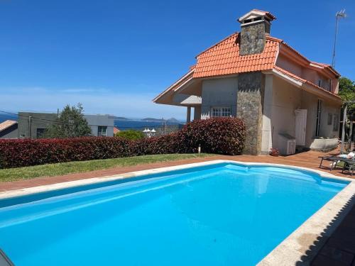 Saians House | Casa con piscina, vistas y cerca de las playas