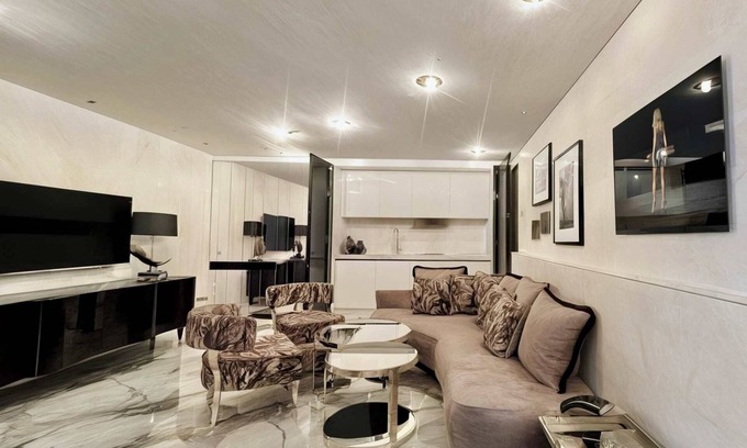 Centro Direzionale Apartment | Casa Cornalia, next to Gae Aulenti