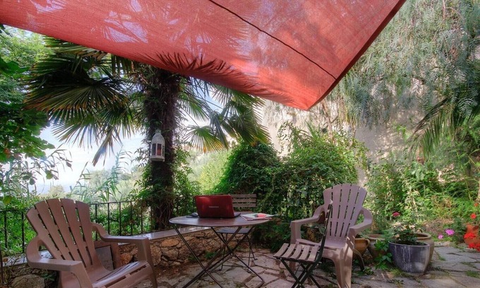 Lama Apartment | Casa Costa. LAMA. Durable and reasoned. Studio, terrace above the olive trees,