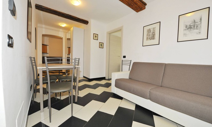 Pre Apartment | Casa Costa Serena, one step away from train station and cruise ships and Aquarium