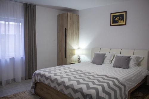 Vale House | Casa Cu Vie