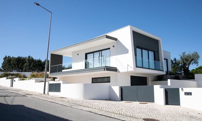 Caldas da Rainha Villa | Casa da Serra - Holiday Villa with Private Pool By SCH