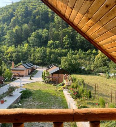 Vadurele Cabin | Casa De Bușteni