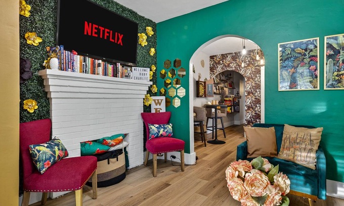 Old Seminole Heights Apartment | Casa De Cashmere|1 BR Eclectic Hideaway