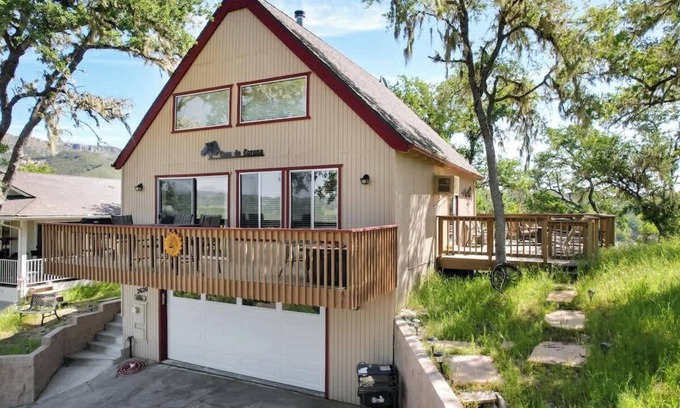 Oak Shores Cabin | Casa de Corona Lake House with Fireplace & Grill