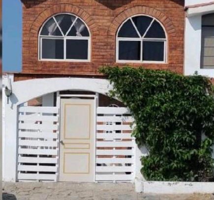 Chorrillos House | Casa de playa en ciudad, rodeada de naturaleza (mar, lagunas y Los Pantanos de Villa)