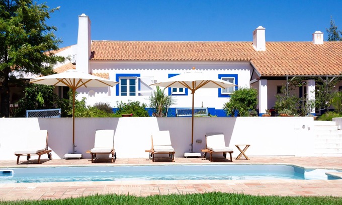Melides House | Casa de Seraminheiro, a large country house in typical Alentejo style