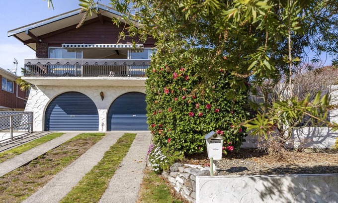 Richmond Heights House | Casa de Vistas - Two Mile Bay Holiday Home