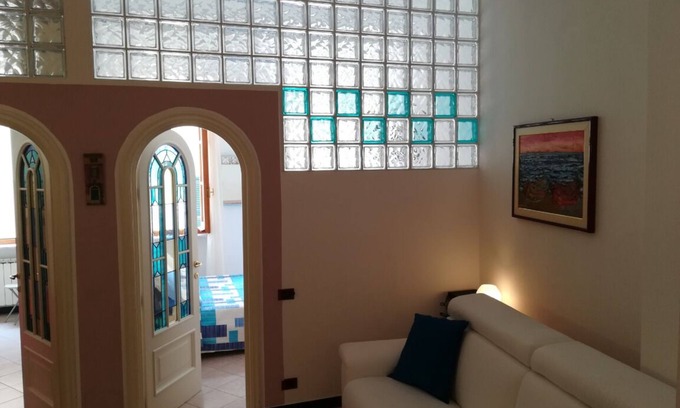 Borgo Antico House | CASA DEL CARUGIO A few steps from the sea, in the middle of historic center