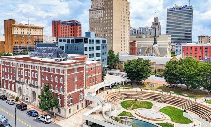 Winston - Salem Apartment | Casa Del Jefe! Located In the Heart of Downtown, Casa del Jefe! Located in the Heart of Downtown