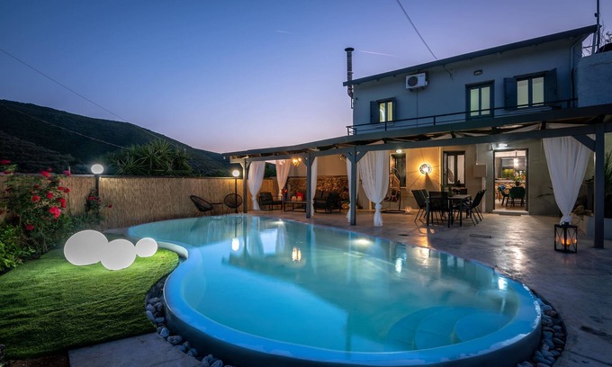 Vatolakkos Villa | Casa del Miele, Seaview, Luxury,BBQ ,Pool