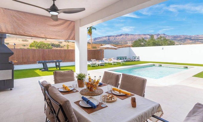 Antequera Villa | Casa del Río en Villanueva Villanueva de la Concepción by Ruralidays