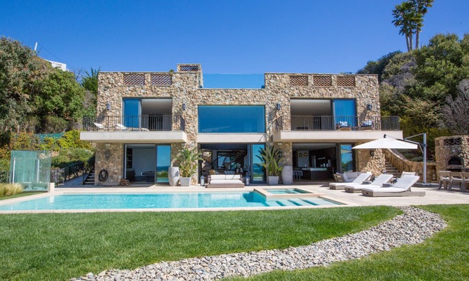 Western Malibu House | Casa di Pietra - Gated Estate On Beach