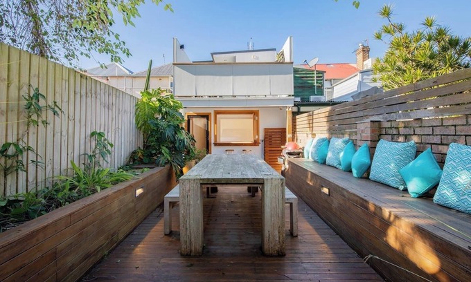 Cooks Hill House | Casa Dianna Timeless Terrace near CBD and Waterfront
