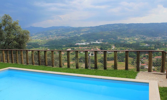 Bico Ski Chalet | Casa do Caminho do Monte - Hill Cottage for Relax