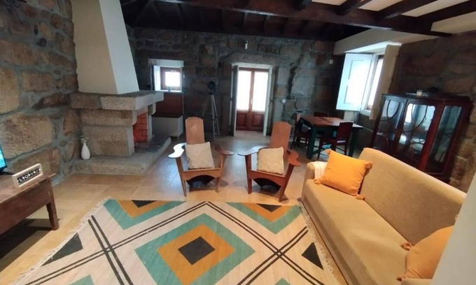Vila Nova de Tazem House | Casa dos Livros - Guest House