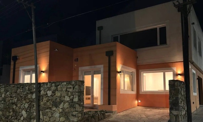 Tandil House | Casa en el Lago con Cochera - 3 Ambientes