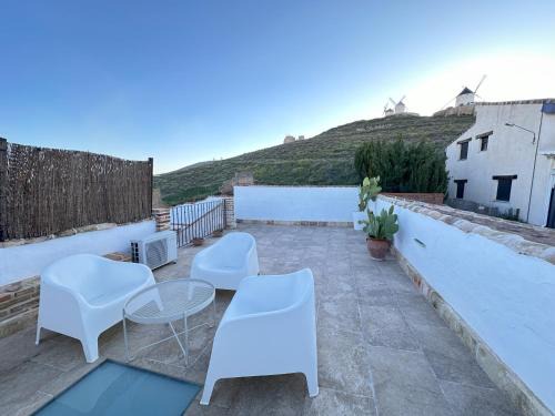 Consuegra House | Casa Entre Molinos