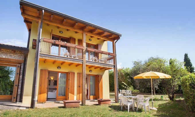 Garda Apartment | Casa Flora-Large apartment in Garda, Casa Flora - Grande appartamento a Garda