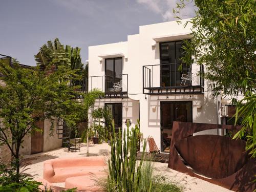Sagrado Corazon Villa | CASA FRIDA by DW