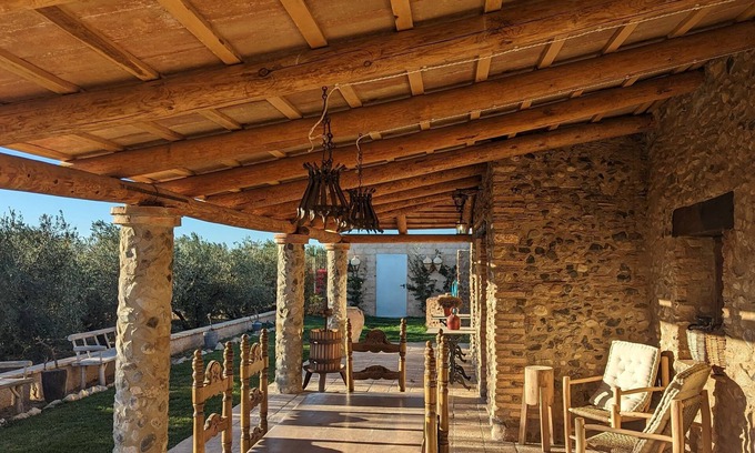 Riudoms House | Casa Hostalets - Newly renovated casa with pool in the middle of the olive trees