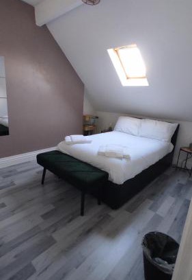 Grangetown House | CASA JIMENEZ - Close to town with Shared bathroom