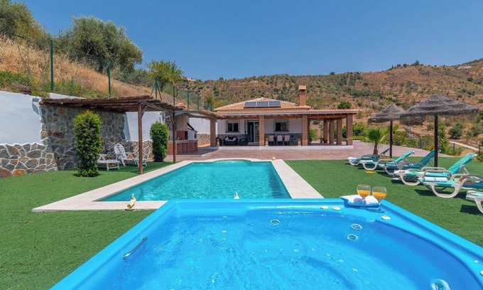 Arenas Villa | Casa La Fuente Pinta Arenas by Ruralidays