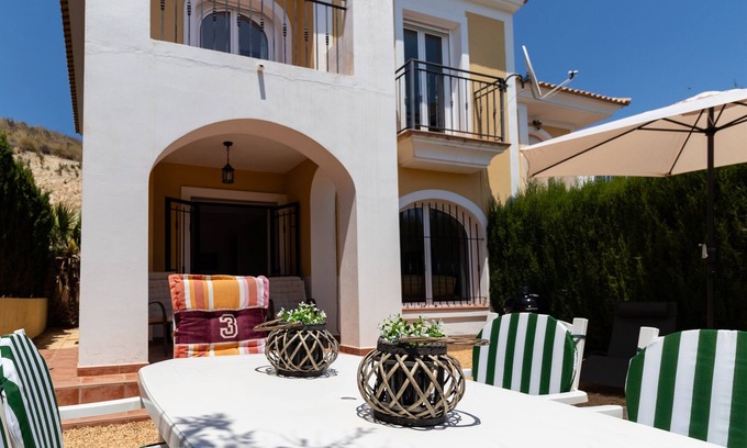 Hoya de los Patos House | Casa La Rosaleda, stunning view, 2 pools, free wifi