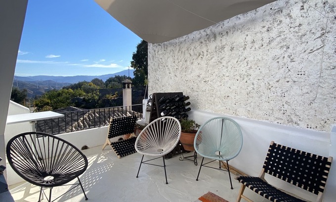 Pinos del Valle Bed & Breakfast | Casa Limon