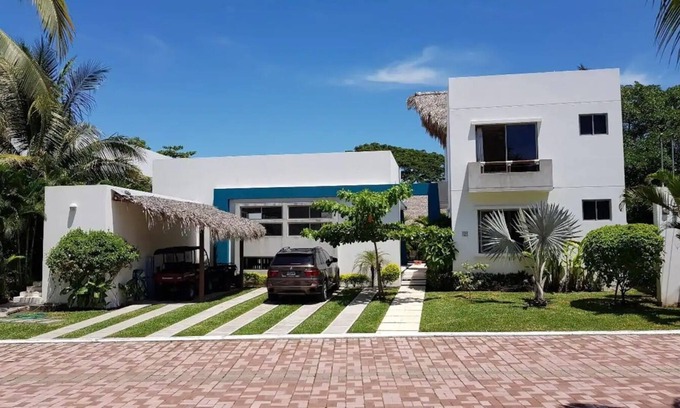 Chulamar House | Casa Los Prados - Four Bedroom House, Sleeps 14
