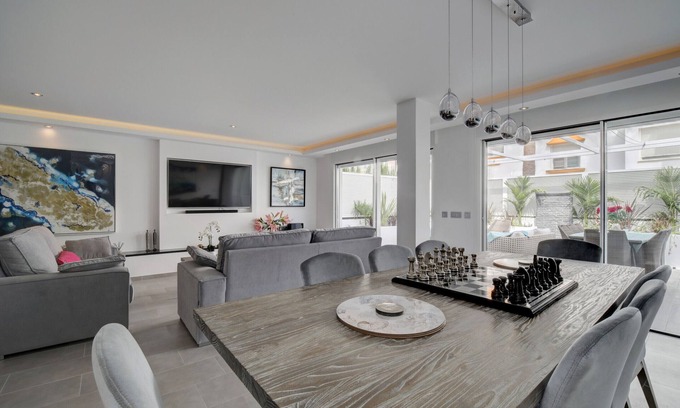 Golden Mile House | Casa Luna - Marbellamar