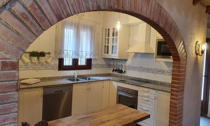 Vilanova d'Escornalbou Cottage | Casa Marèlia- Costa Daurada Rural for 8 people