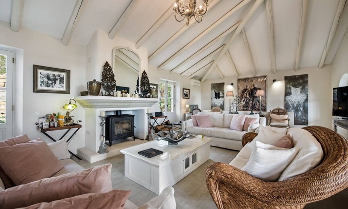 Cerro do Mocho Villa | Casa Mandovi, a luxury sanctuary sitting above Vale do Lobo and Dunas Douradas