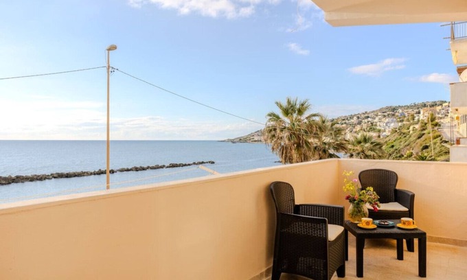 Marina di Palma House | Casa Mare Torre San Carlo