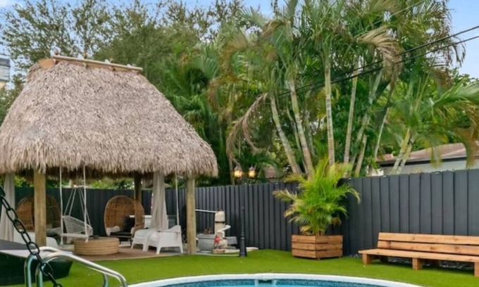 North Miami Beach House | Casa Mayaimi | Pool | Tiki Hut | 10 min to Beach
