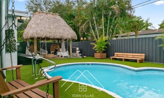 North Miami Beach Villa | Casa Mayaimi Pool Tiki Hut 10 mins Beach