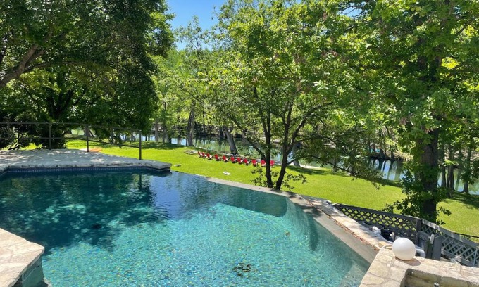 Hunt House | Casa Maybanke