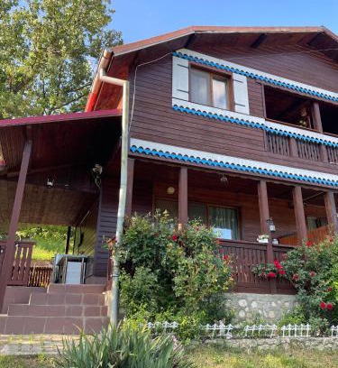 Eselnita House | Casa Melania