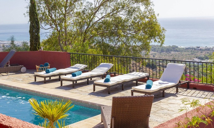 La Parata Ski Chalet | Casa Meridian - Private villa with Pool and Seaview