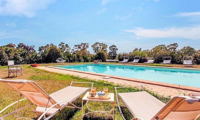 Montalto di Castro House | Casa Micaela A: A welcoming apartment that is part of a villa situated in a quiet location, surrounded by a wonderful garden, with Free WI-FI.