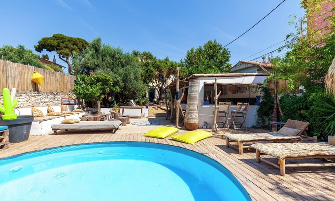 Saint-Henri House | Casa Moz House Pétanque, Pool with Rooftop and Wi-Fi