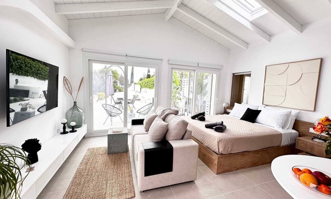 Spartylas Villa | Casa Noi - One bedroom villa with Jacuzzi and Pool
