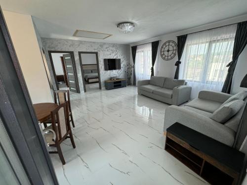 Curtea De Arges Apartment | Casa Paul